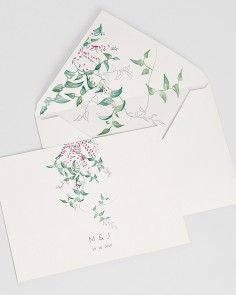 Invitación de boda floral Hiedra y Brezo con sobre forrado blanco verjurado