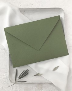 Olivgrüner Umschlag für...